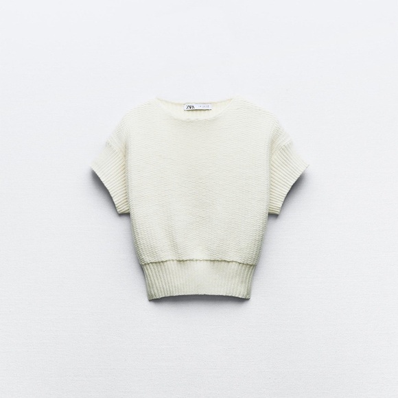 Zara - short sleeve sweater - Picture 2 of 6